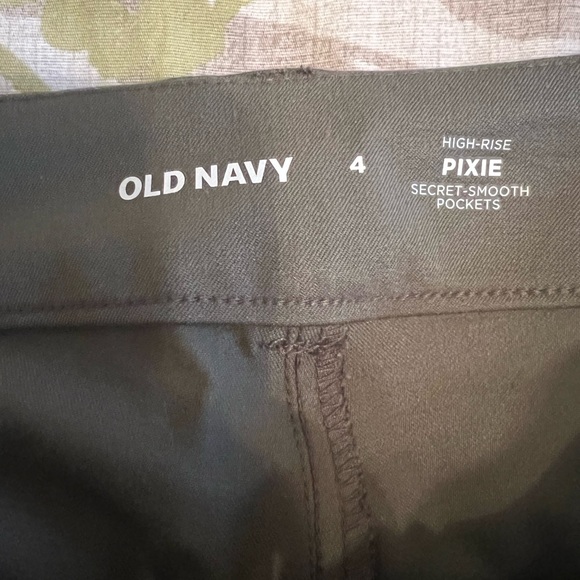 NWT Old Navy Pixie High Rise Army Green - Picture 5 of 6